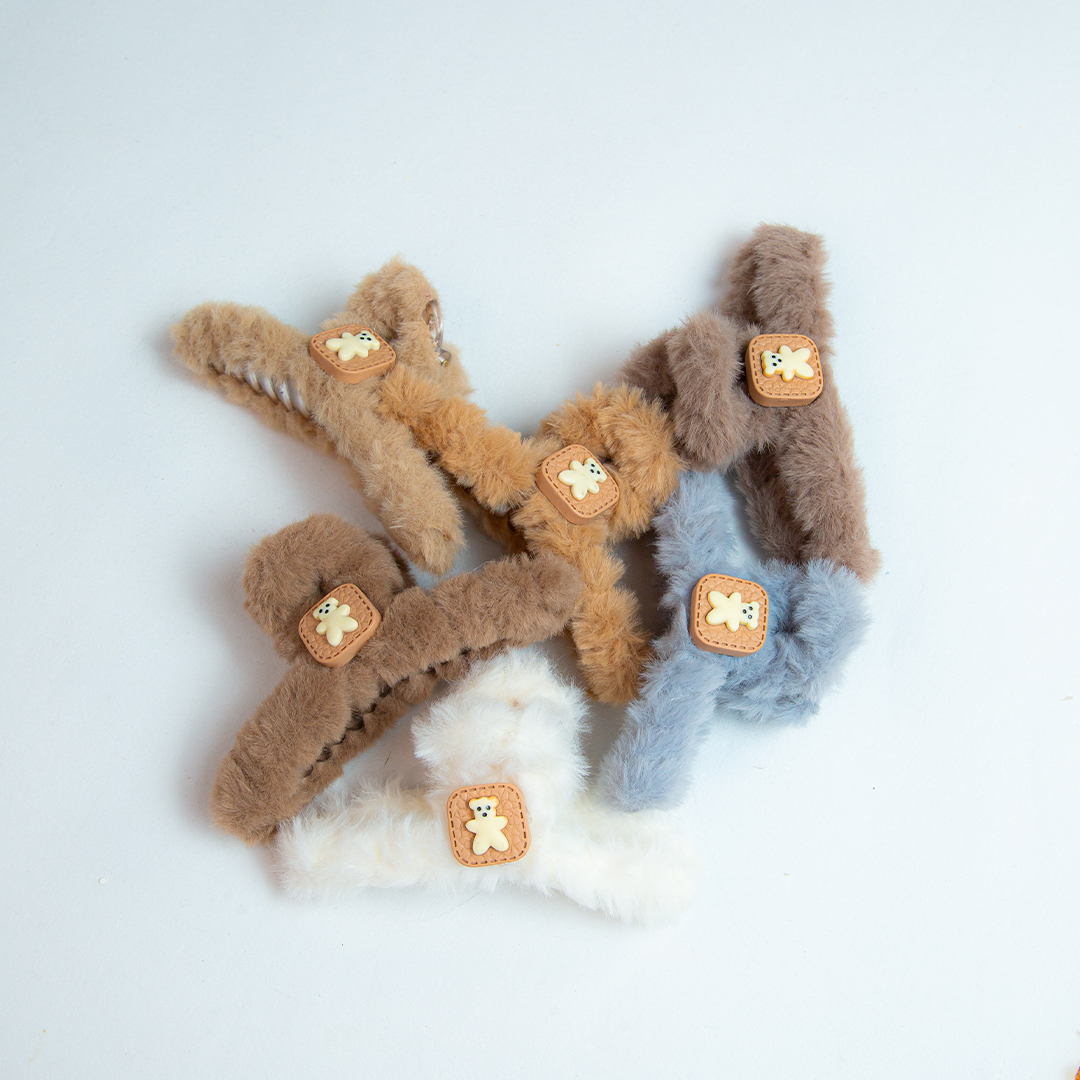 Bear Fluffy Hair Clip [D- 922]