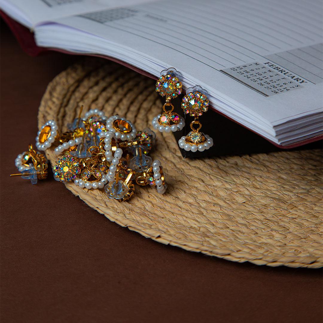 Gold Jhumka Earring (D-958)