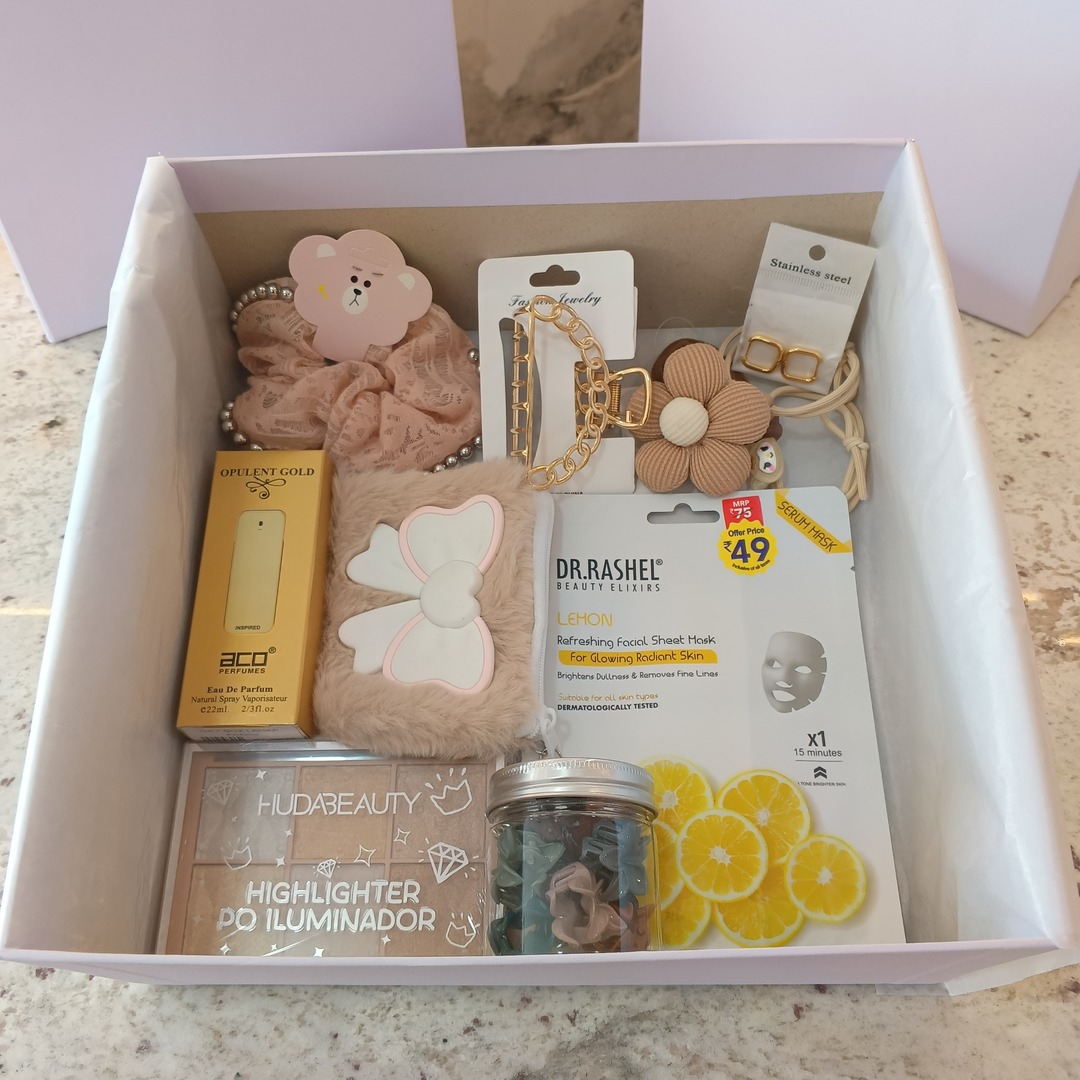 Pretty Little Things Gift Box (D-134)