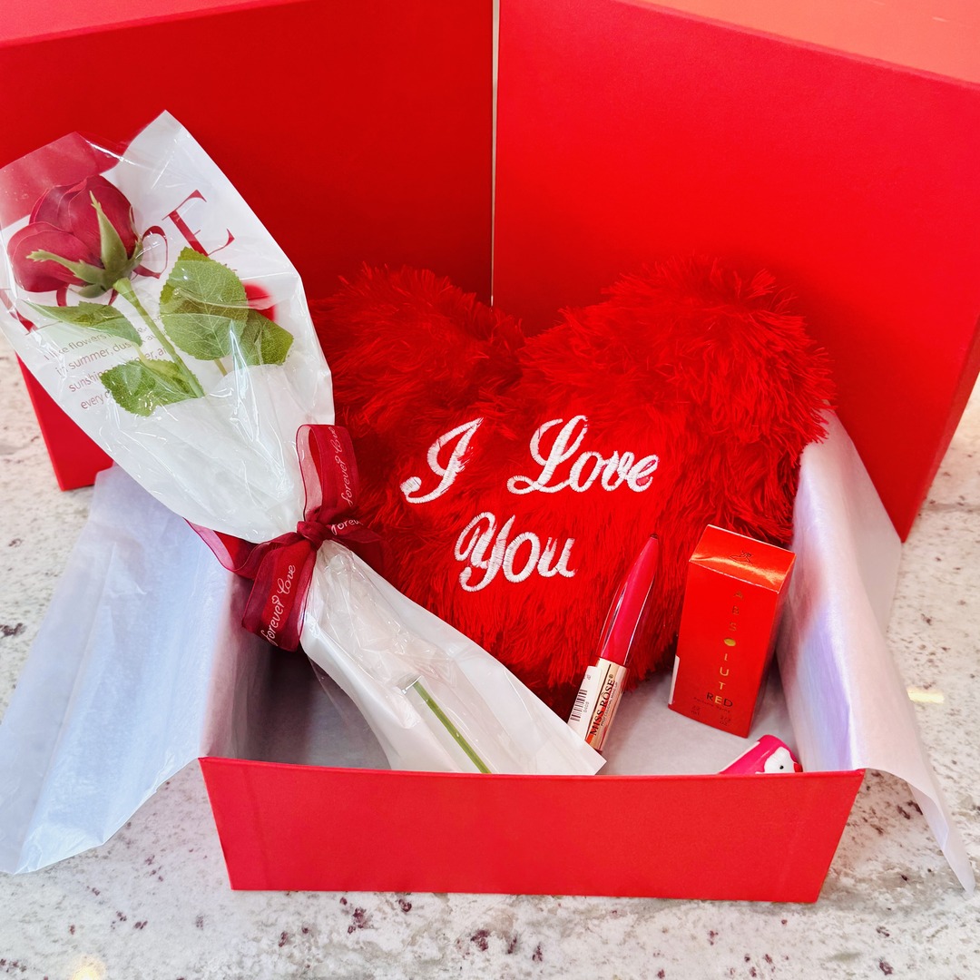 Valentine Special Gift Box (D-139)