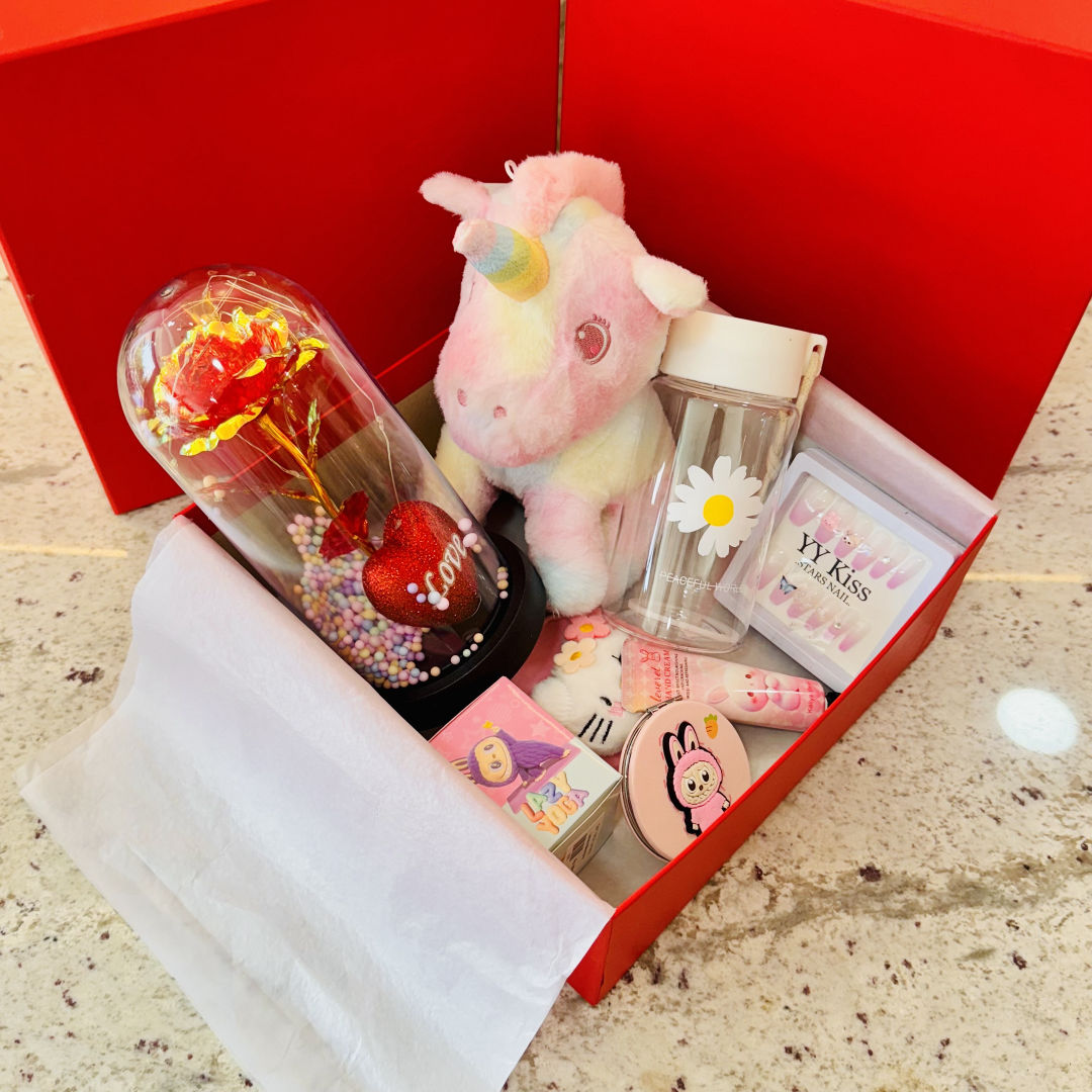 Valentine Special Gift Box (D-141)